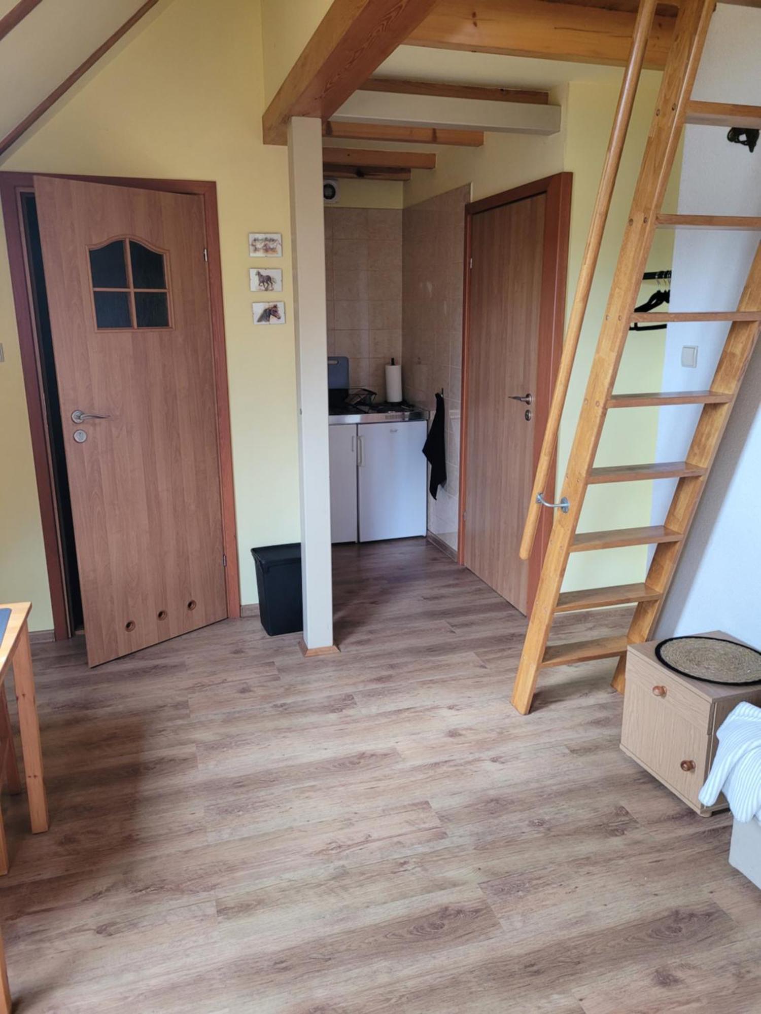 Apartamenty Na Poddaszu Bierdzany Ngoại thất bức ảnh